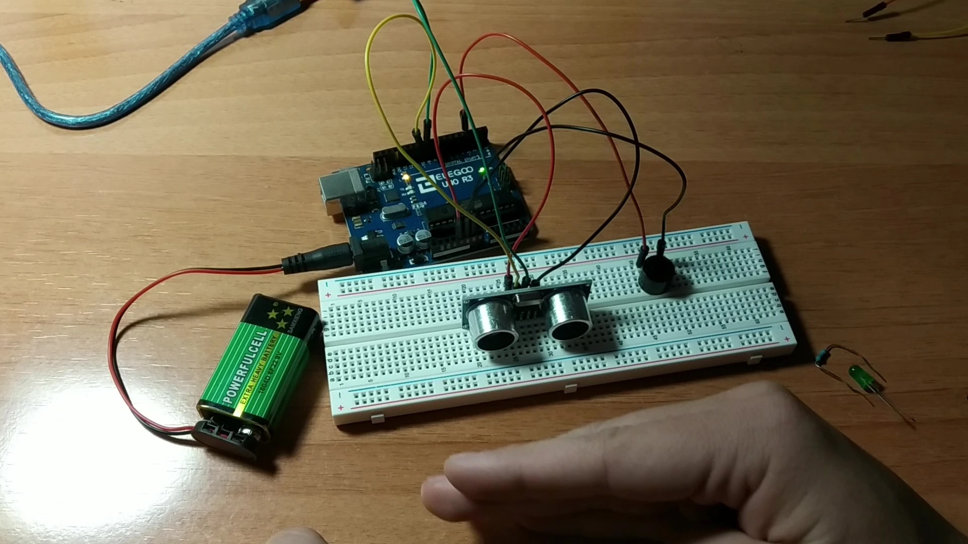 Sensor de aparcamiento con Arduino y módulo de ultrasonidos